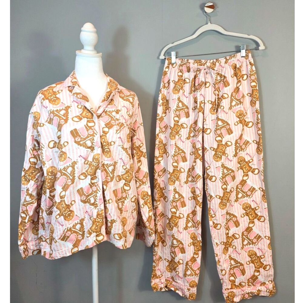 8 Oak Lane Women's Flannel Pajama Set Size M Pink Stripe Gingerbread House 2pc